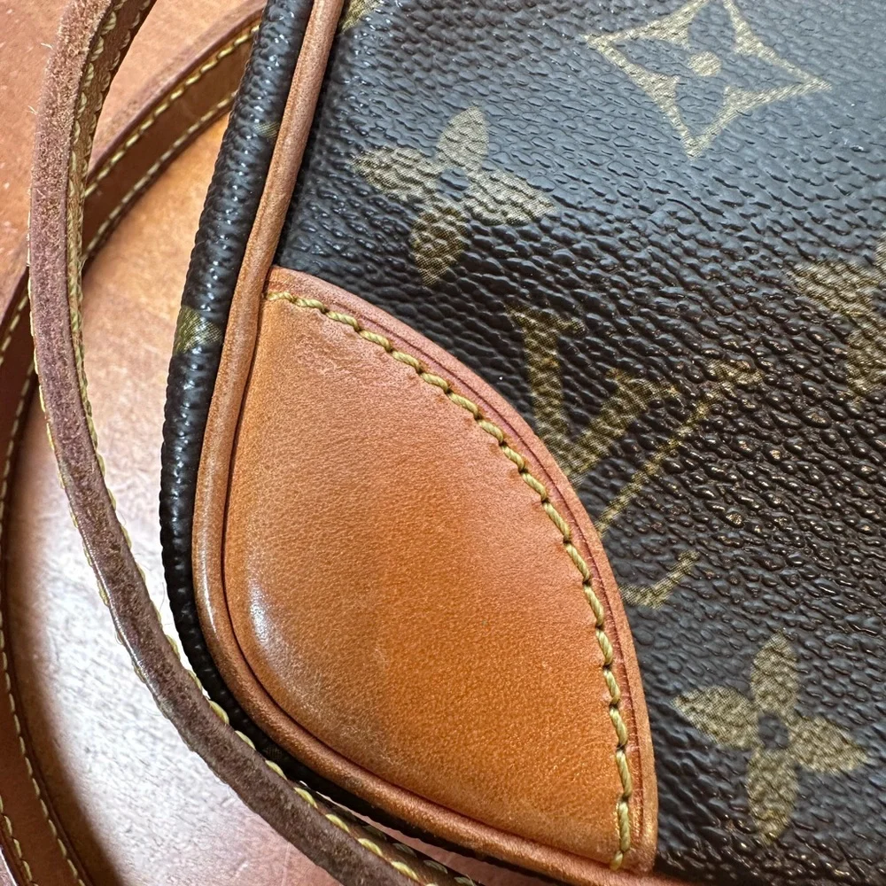 Auth Louis Vuitton Monogram Trocadero 24M51276